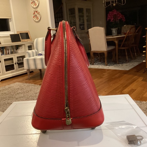 Louis Vuitton Red Epi Alma PM Handbag - Picture 4 of 8